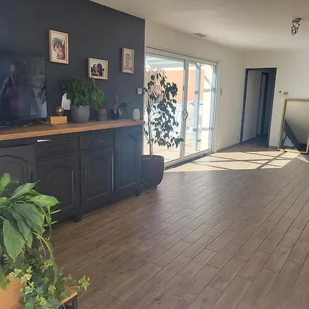 Au Coeur Du Village De Castanet Holiday home