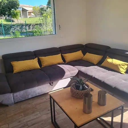 Au Coeur Du Village De Castanet Holiday home